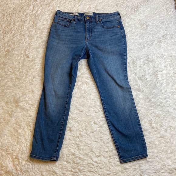 Universal Thread High Rise Skinny Short Blue Jeans - Picture 2 of 8